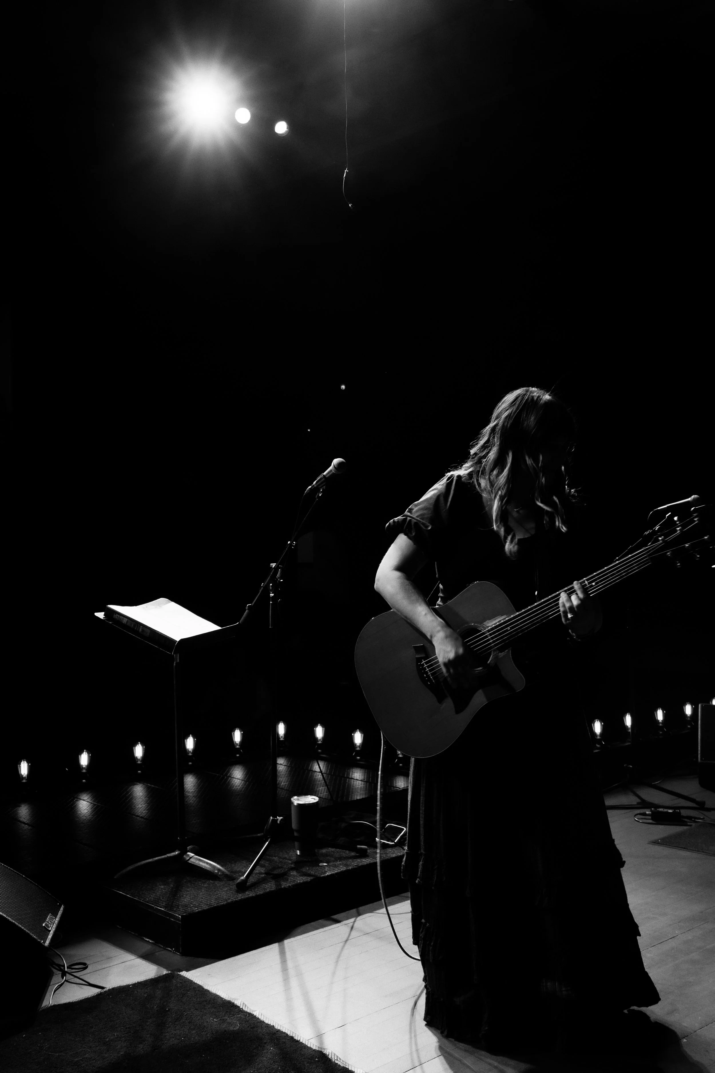 Amanda Grace full body performance photo by Will Hardy